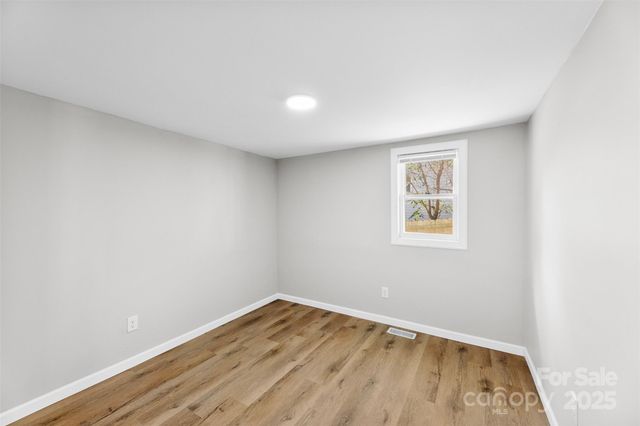 1000 Caldwell Street, Statesville, NC 28677