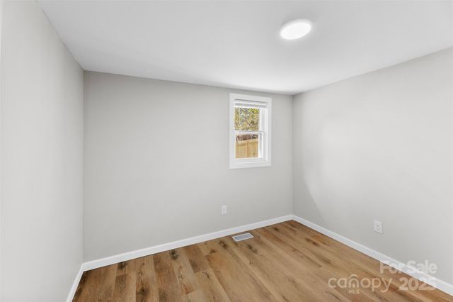 1000 Caldwell Street, Statesville, NC 28677