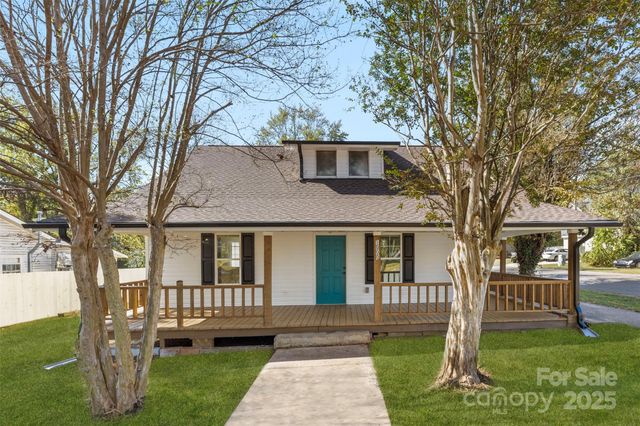 1000 Caldwell Street, Statesville, NC 28677