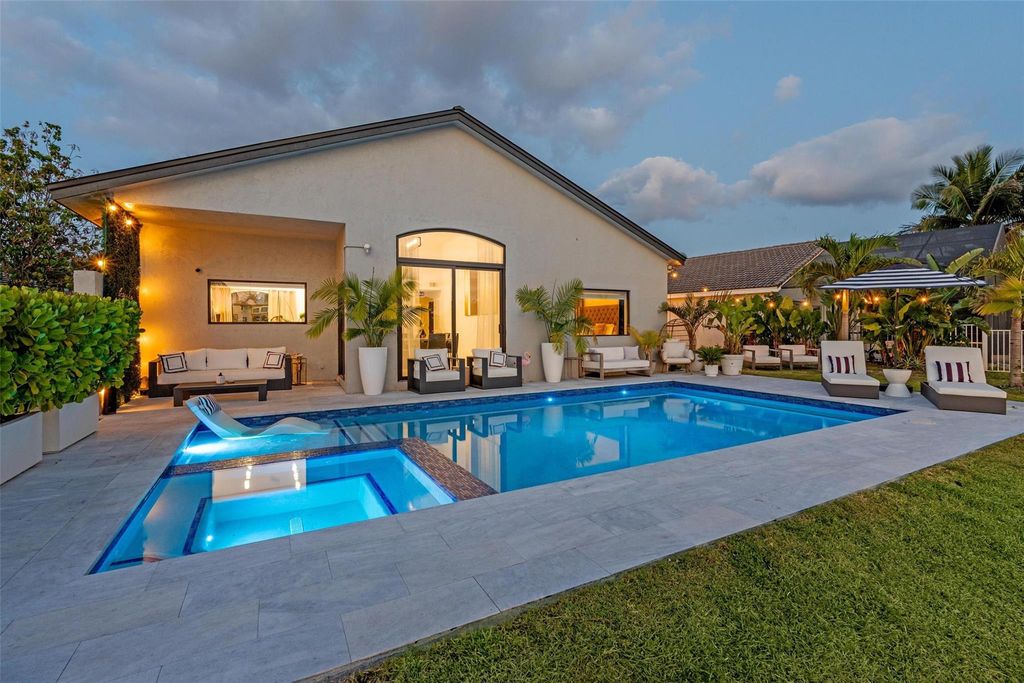 226 SW 180th Ave, Pembroke Pines, FL 33029