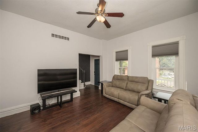 2817 Nebraska Avenue, St Louis, MO 63118