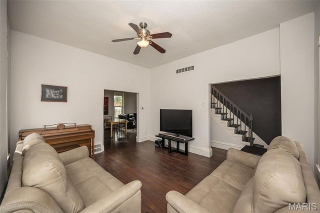 2817 Nebraska Avenue, St Louis, MO 63118