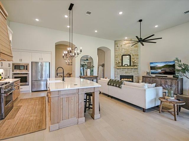 320 Old Stone RD, Austin, TX 78737