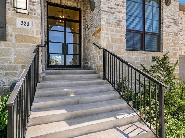 320 Old Stone RD, Austin, TX 78737