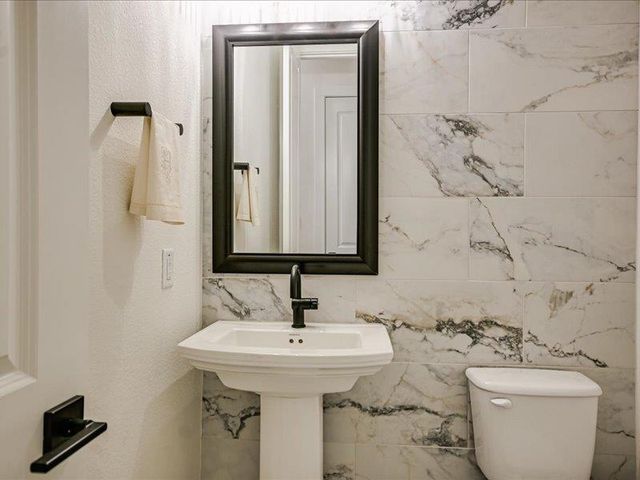 320 Old Stone RD, Austin, TX 78737