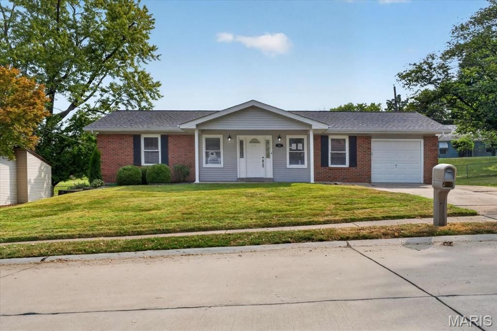 3404 Taylor Avenue, Bridgeton, MO 63044