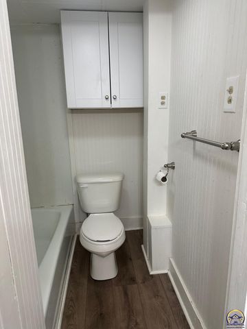 106 Mechanic St, Emporia, KS 66801