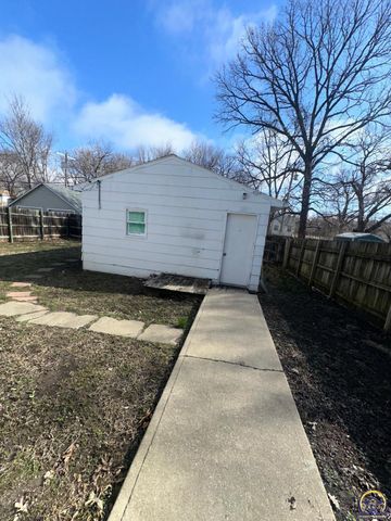 106 Mechanic St, Emporia, KS 66801