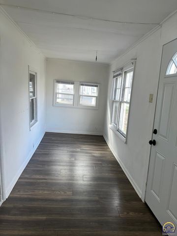 106 Mechanic St, Emporia, KS 66801