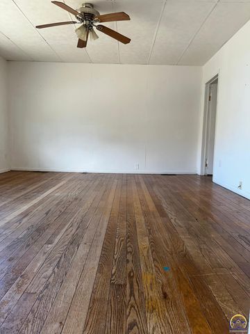 106 Mechanic St, Emporia, KS 66801