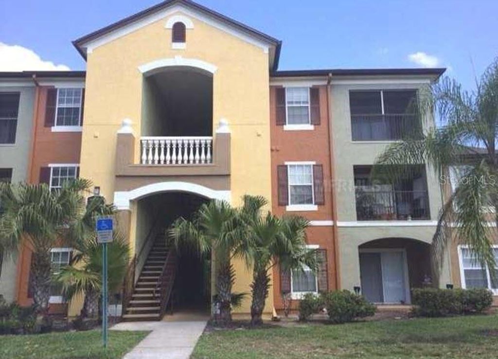 738 CREST PINES DRIVE 734, Orlando, FL 32828