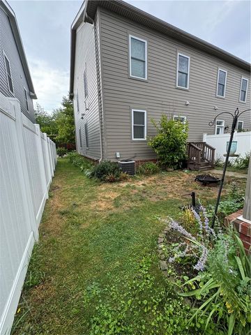 1223 Columbus, Manchester, PA 15233