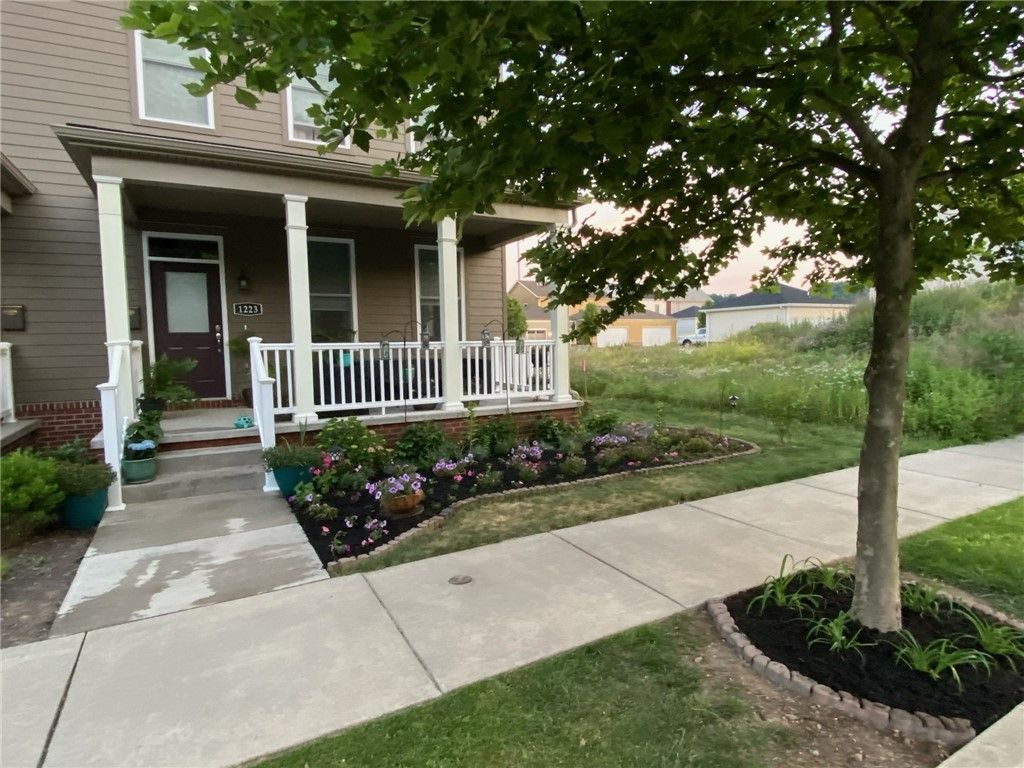 1223 Columbus, Manchester, PA 15233