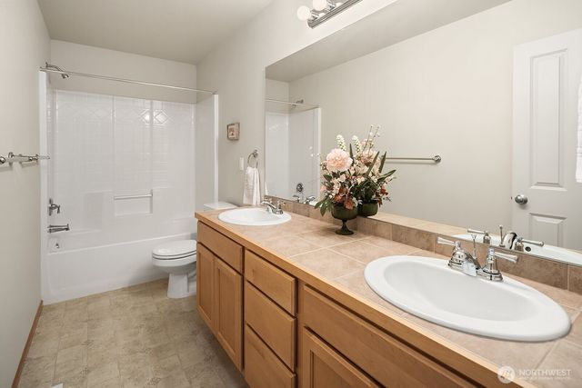 21422 112th Avenue SE, Kent, WA 98031