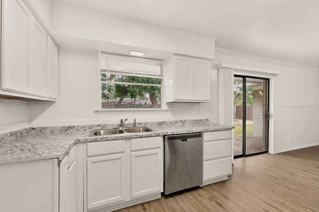 802 Wisteria Way, Richardson, TX 75080