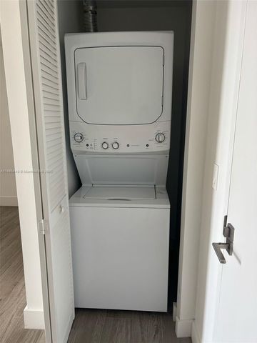 121 NE 34th St 1503, Miami, FL 33137