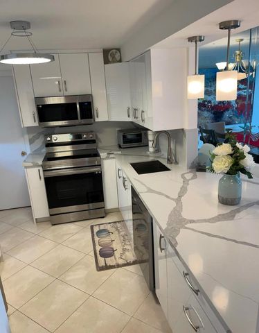 5301 NW 2nd Avenue Ph-G, Boca Raton, FL 33487