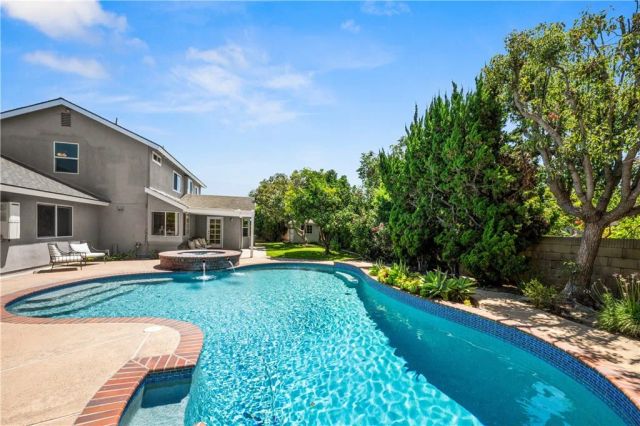 11269 Primrose Avenue, Fountain Valley, CA 92708