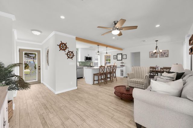 804 N Cinnamon Road, North Palm Beach, FL 33408