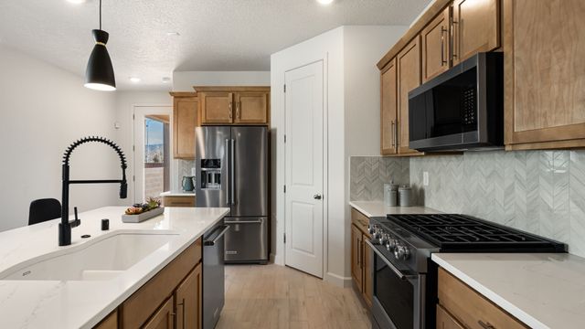 4233 Via De Ventura, Santa Fe, NM 87507