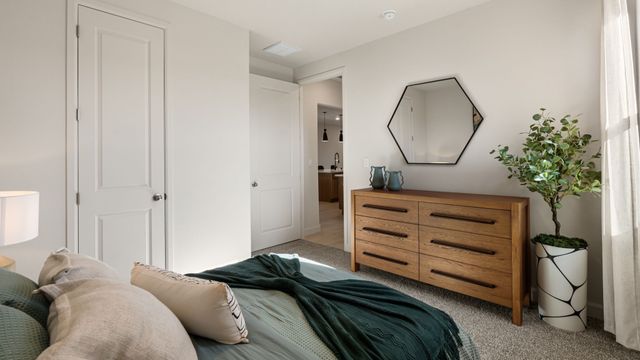 4233 Via De Ventura, Santa Fe, NM 87507