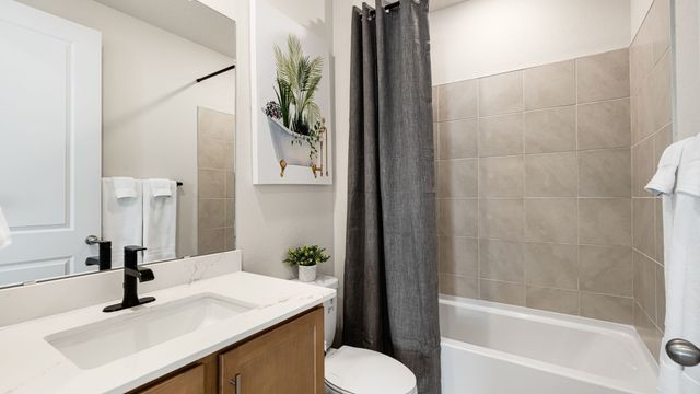 4233 Via De Ventura, Santa Fe, NM 87507