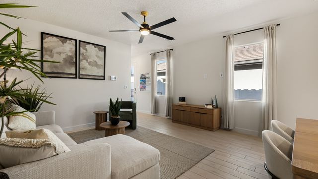 4233 Via De Ventura, Santa Fe, NM 87507