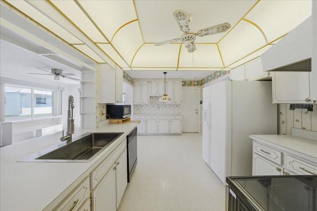 10197 44TH STREET N, Pinellas Park, FL 33782