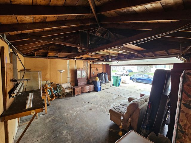 8500 Parkside Avenue, Burbank, IL 60459