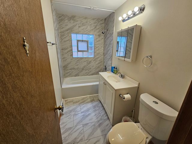 8500 Parkside Avenue, Burbank, IL 60459