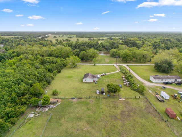 250 County Road 275, Cedar Lake, TX 77414