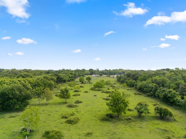 250 County Road 275, Cedar Lake, TX 77414