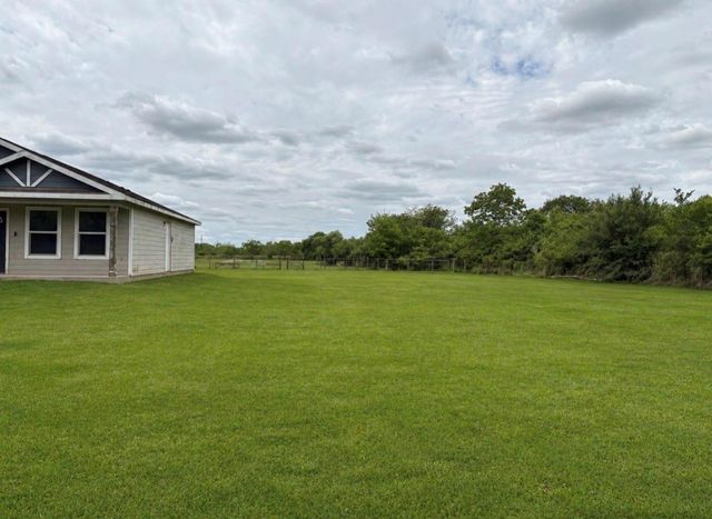250 County Road 275, Cedar Lake, TX 77414