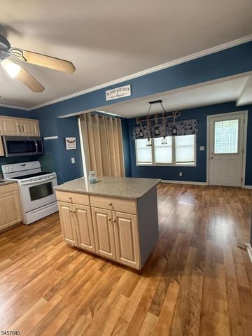 10 Arcata Ln, West Milford Twp., NJ 07480