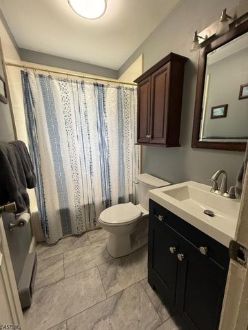 10 Arcata Ln, West Milford Twp., NJ 07480