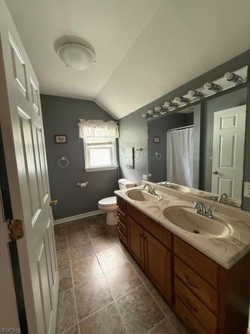 10 Arcata Ln, West Milford Twp., NJ 07480