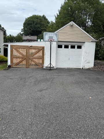 10 Arcata Ln, West Milford Twp., NJ 07480