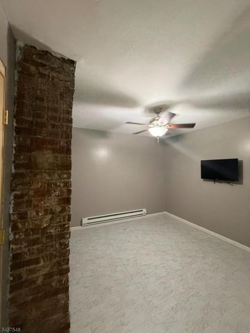 10 Arcata Ln, West Milford Twp., NJ 07480