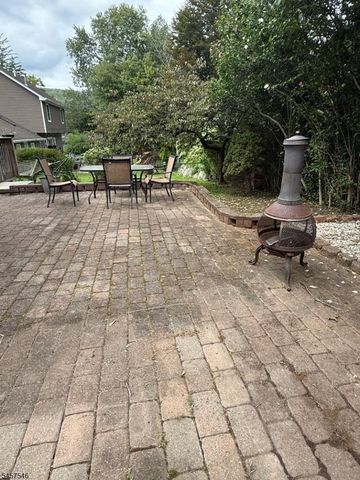 10 Arcata Ln, West Milford Twp., NJ 07480