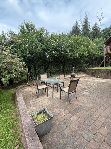 10 Arcata Ln, West Milford Twp., NJ 07480