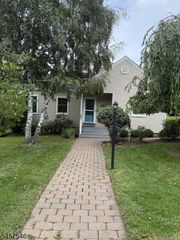 10 Arcata Ln, West Milford Twp., NJ 07480