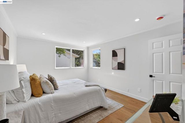 792 8th Ave, Redwood City, CA 94063