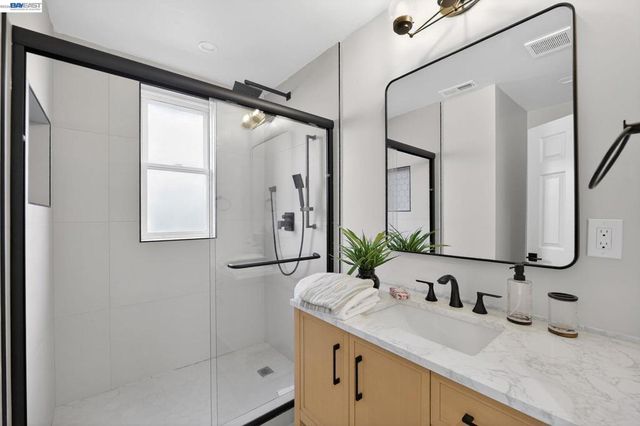 792 8th Ave, Redwood City, CA 94063