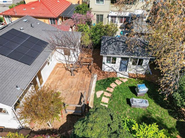 792 8th Ave, Redwood City, CA 94063