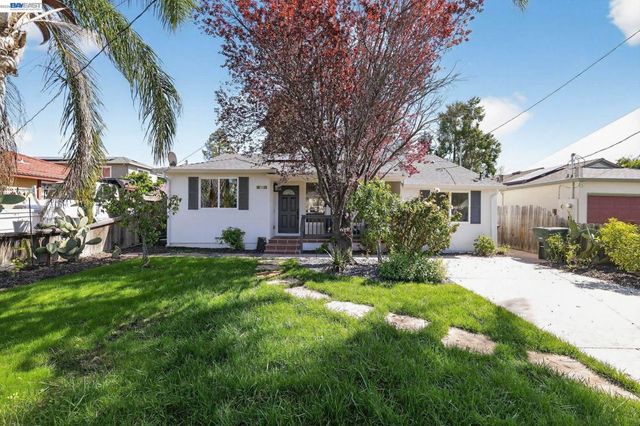 792 8th Ave, Redwood City, CA 94063