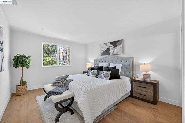 792 8th Ave, Redwood City, CA 94063