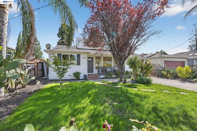 792 8th Ave, Redwood City, CA 94063