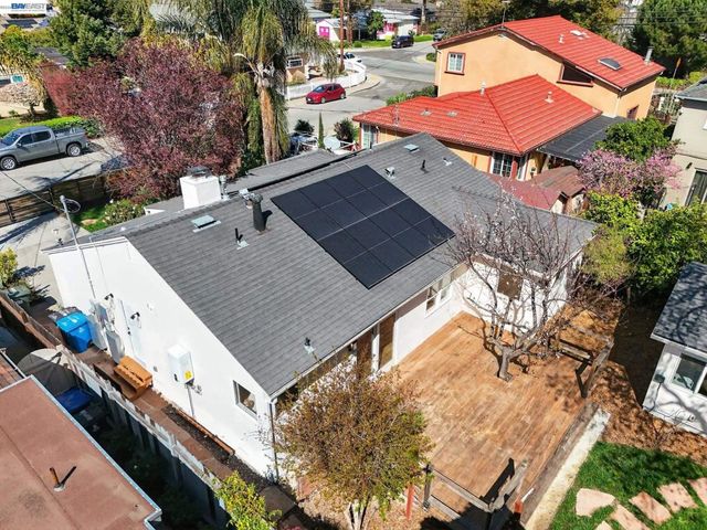 792 8th Ave, Redwood City, CA 94063