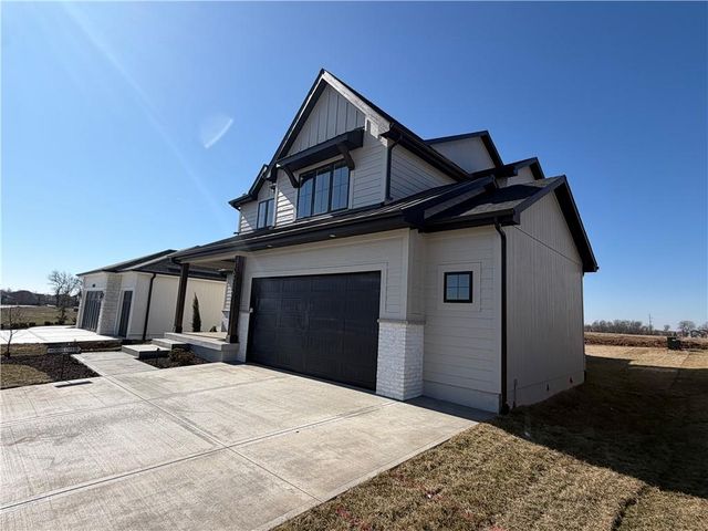 16212 S Twilight Lane, Olathe, KS 66062