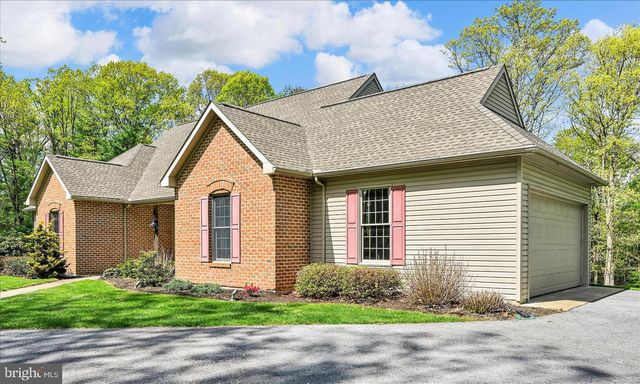 25 CHURCH LN, Jonestown, PA 17038